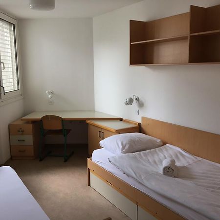 Summer Residence Hostel Ljubljana Bagian luar foto