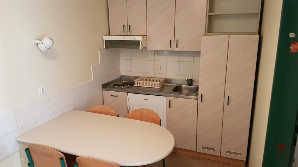 Summer Residence Hostel Ljubljana Bagian luar foto