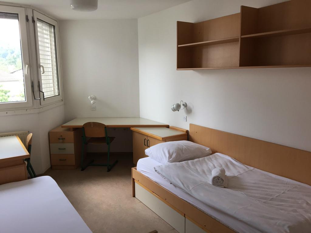Summer Residence Hostel Ljubljana Bagian luar foto