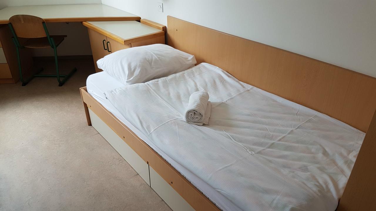 Summer Residence Hostel Ljubljana Bagian luar foto